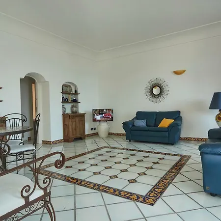 Chiara Marina Grande *